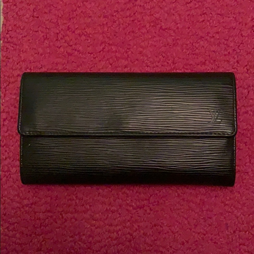 Louis vuitton black epi leather continental wallet